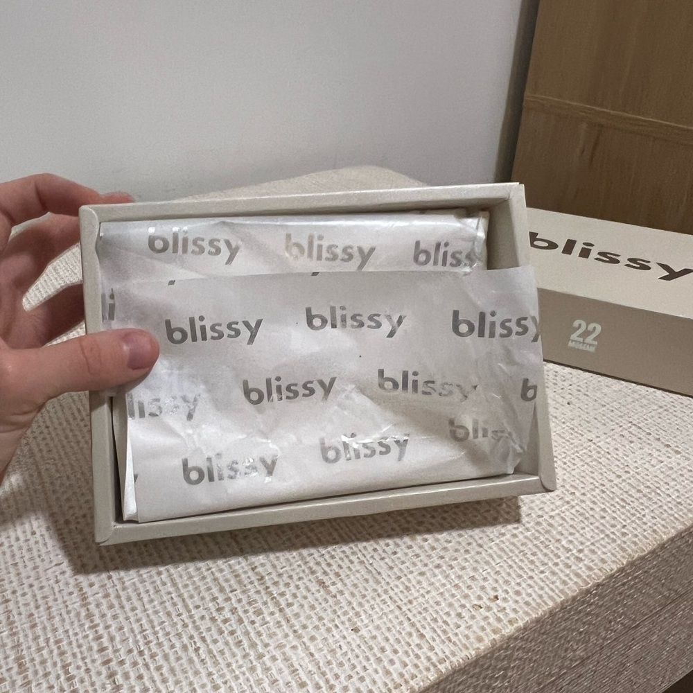 Blissy White King Pillowcase 22-Momme 100% Pure Mulberry Silk NWT BRAND NEW - Picture 8 of 10
